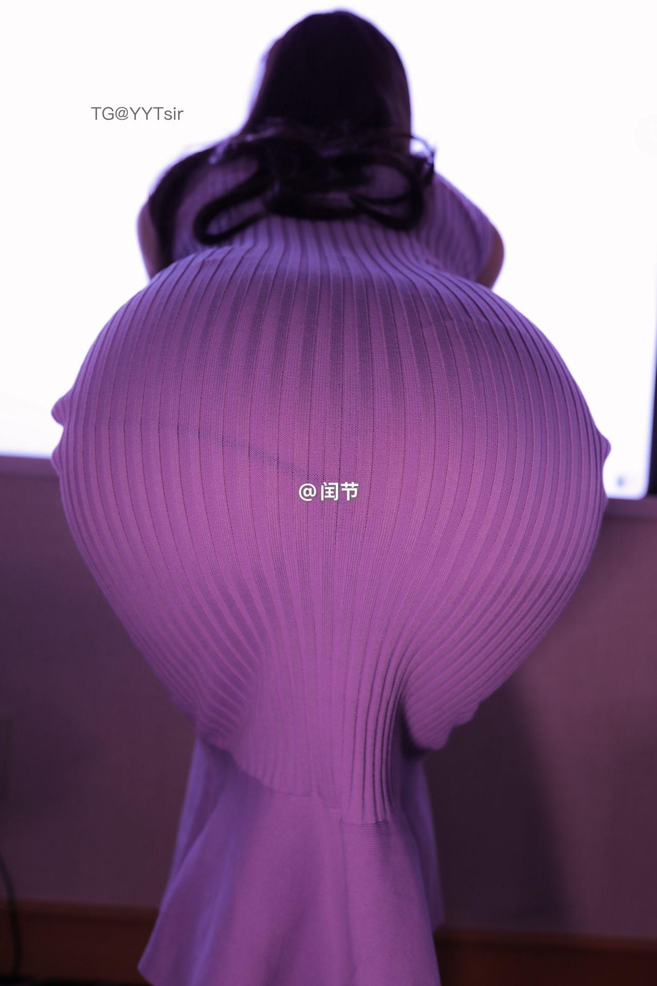 闰节 紫色光线下浅色服装的背面连续竖纹 闰节 紫色光线下浅色服装的背面连续竖纹